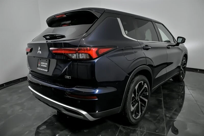 2022 Mitsubishi Outlander - Image 10 of 21
