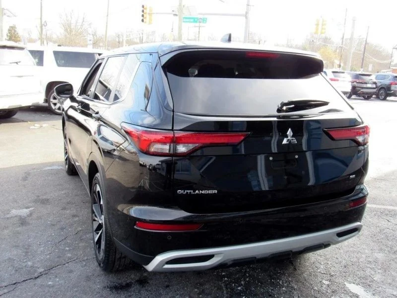 2022 Mitsubishi Outlander - Image 5 of 12