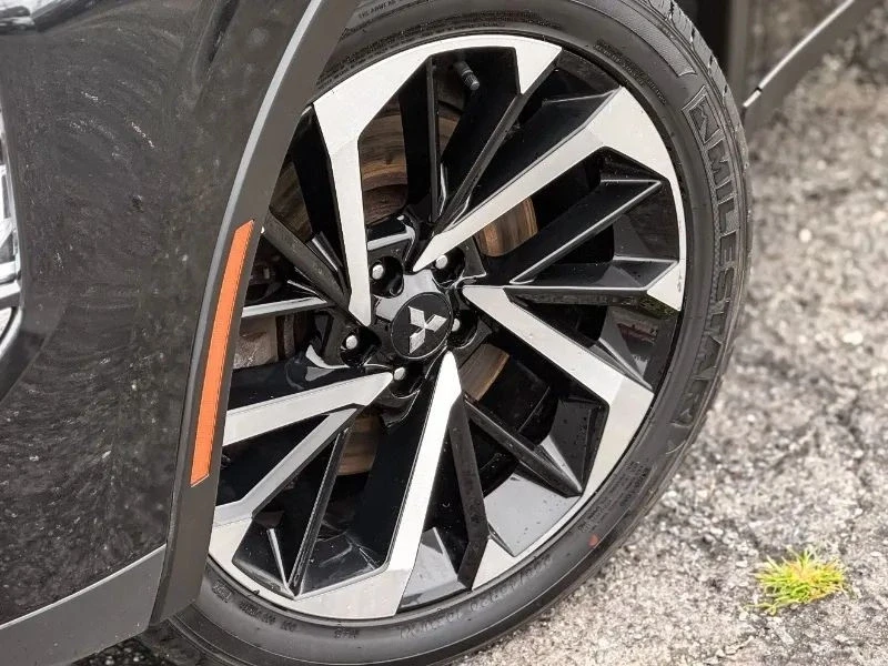 2022 Mitsubishi Outlander - Image 9 of 12