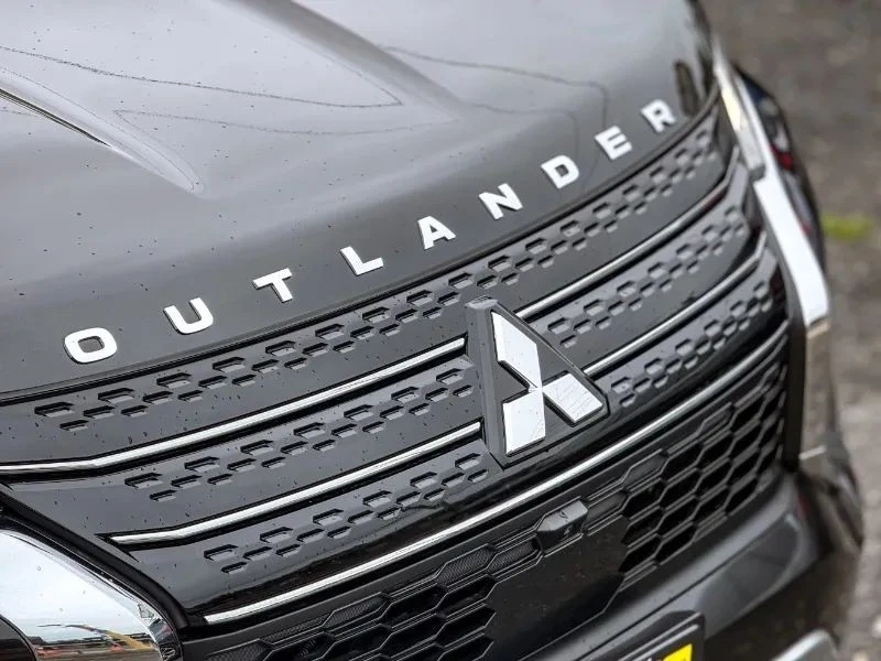2022 Mitsubishi Outlander - Image 11 of 12