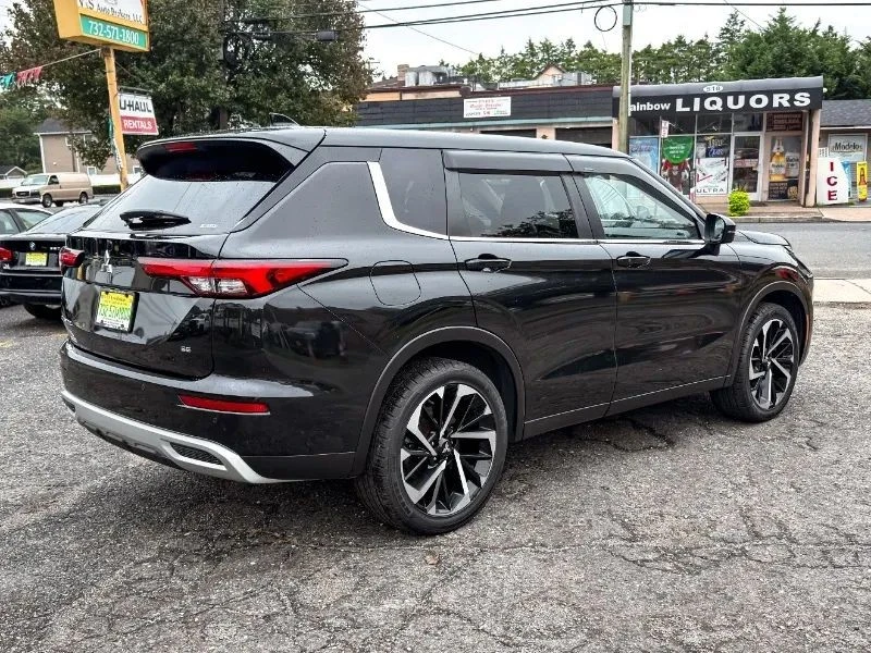 2022 Mitsubishi Outlander - Image 5 of 12