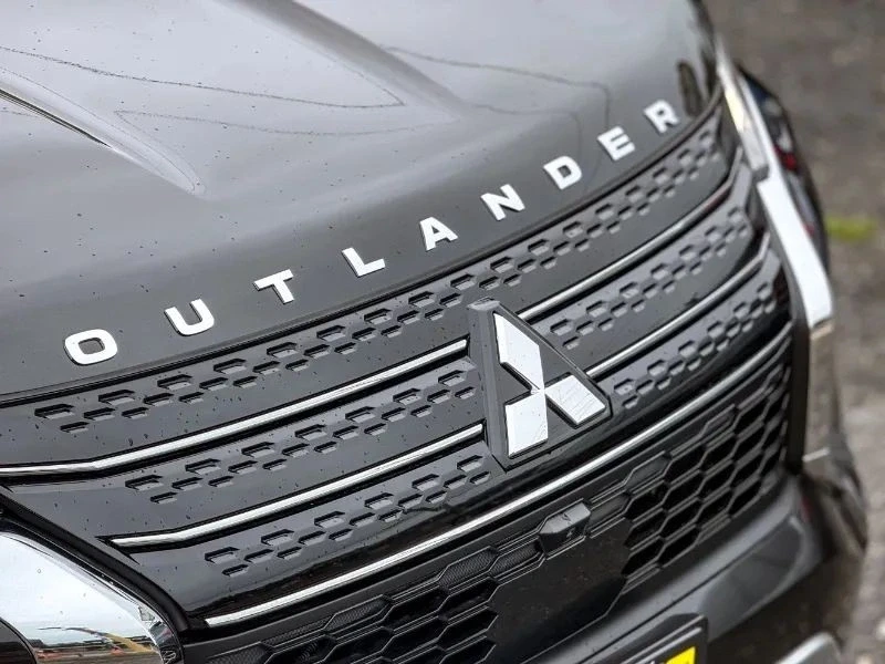 2022 Mitsubishi Outlander - Image 11 of 12