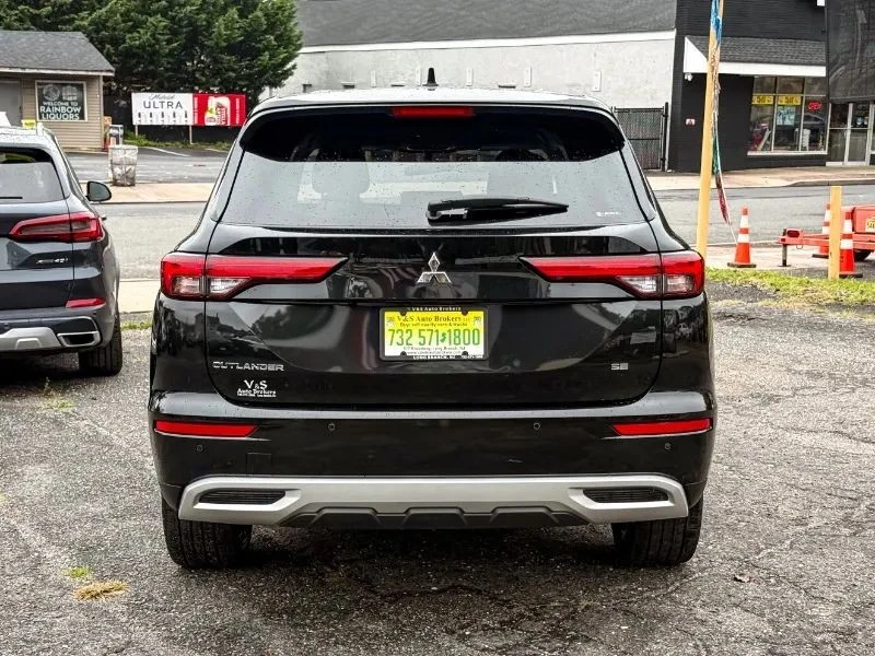 2022 Mitsubishi Outlander - Image 6 of 12