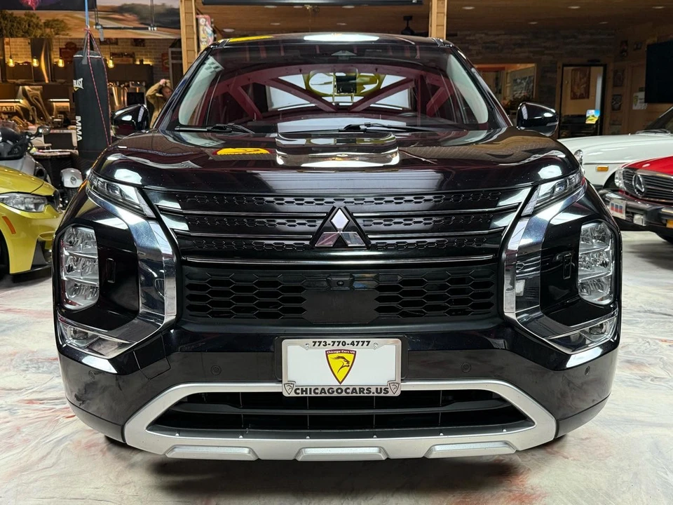 2022 Mitsubishi Outlander - Image 2 of 21