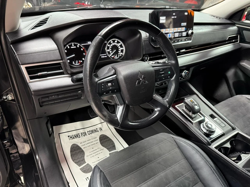 2022 Mitsubishi Outlander - Image 9 of 21