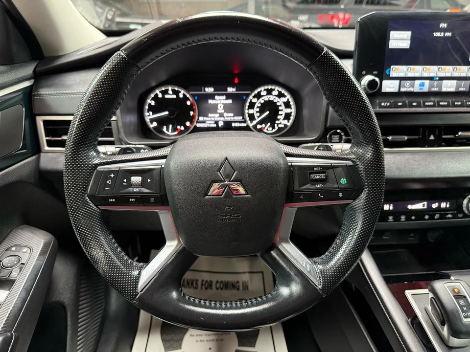 2022 Mitsubishi Outlander - Image 12 of 21