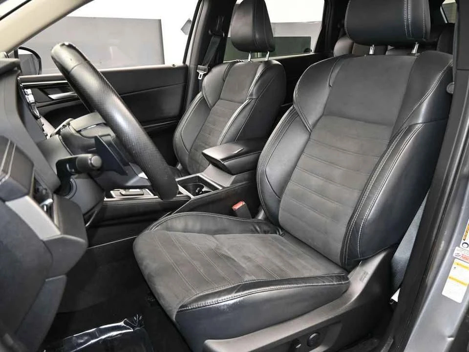 2022 Mitsubishi Outlander - Image 8 of 17