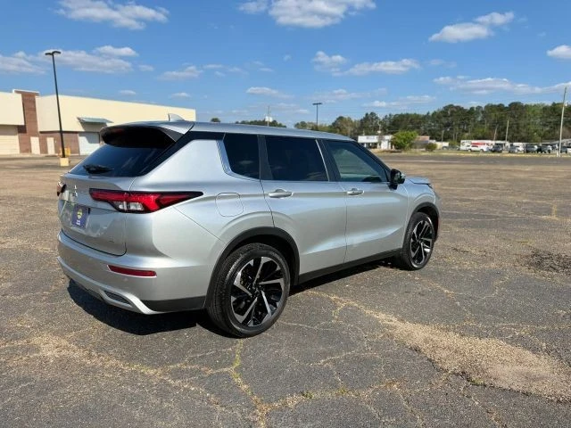 2022 Mitsubishi Outlander - Image 3 of 20