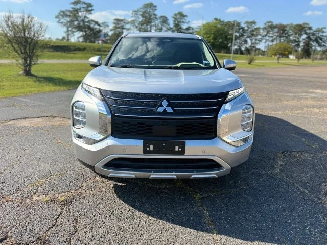 2022 Mitsubishi Outlander - Image 9 of 17