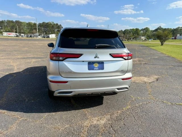 2022 Mitsubishi Outlander - Image 5 of 17