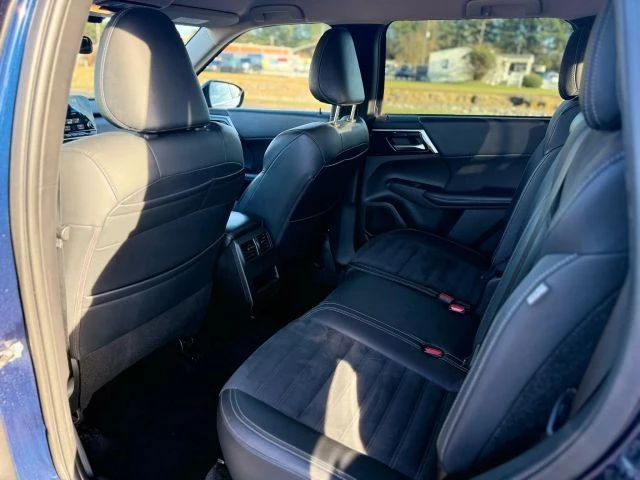 2022 Mitsubishi Outlander - Image 9 of 21