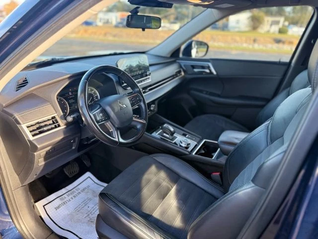 2022 Mitsubishi Outlander - Image 17 of 21