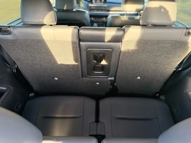 2022 Mitsubishi Outlander - Image 14 of 21