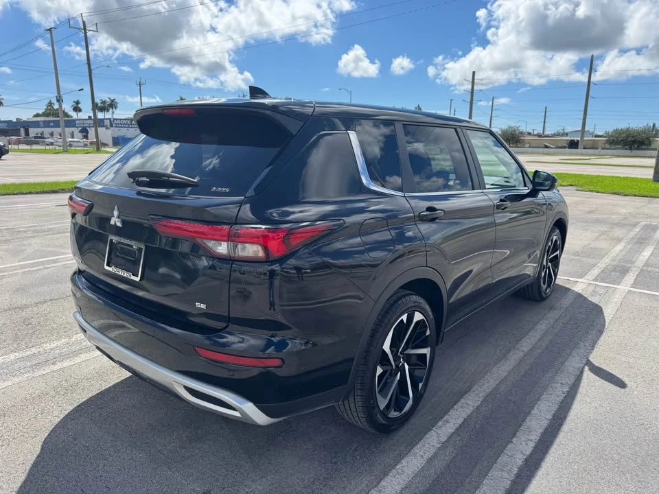 2022 Mitsubishi Outlander - Image 6 of 16
