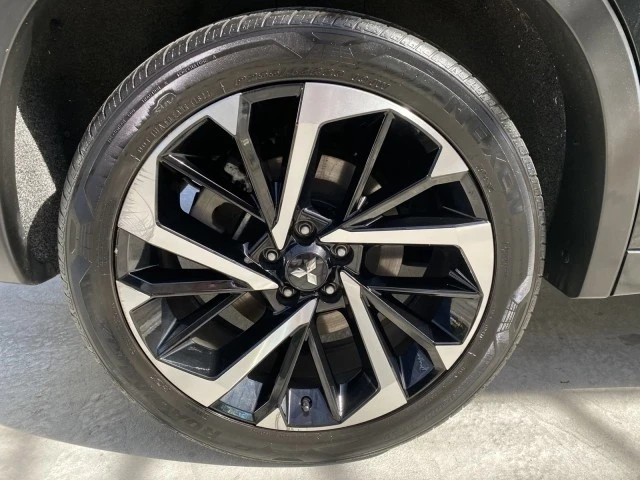 2022 Mitsubishi Outlander - Image 20 of 21
