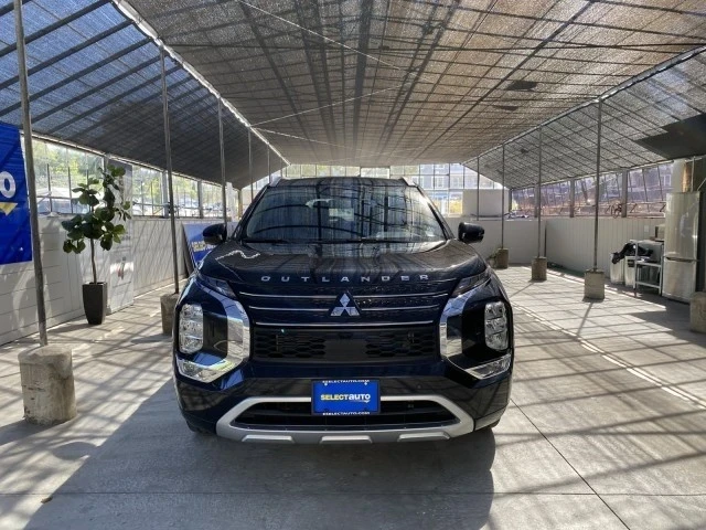 2022 Mitsubishi Outlander - Image 3 of 21