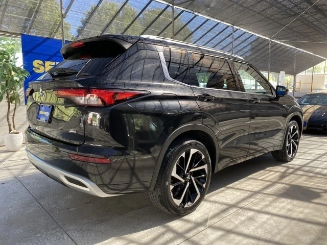 2022 Mitsubishi Outlander - Image 8 of 21
