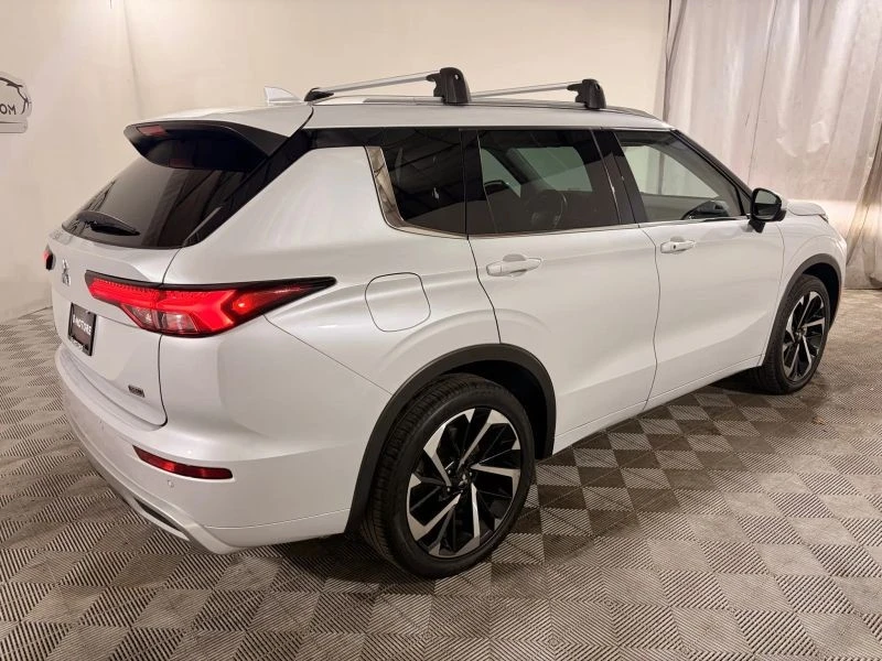 2022 Mitsubishi Outlander - Image 7 of 12