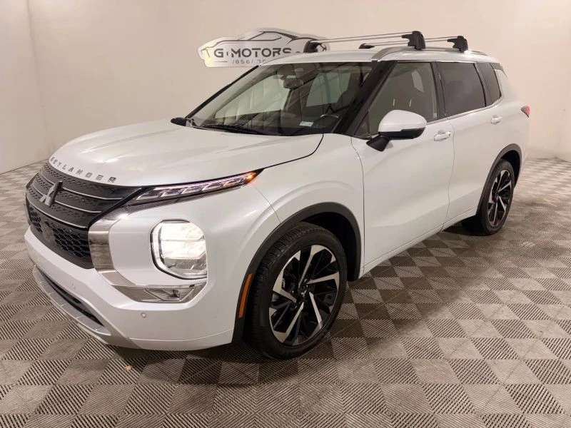 2022 Mitsubishi Outlander - Image 2 of 12