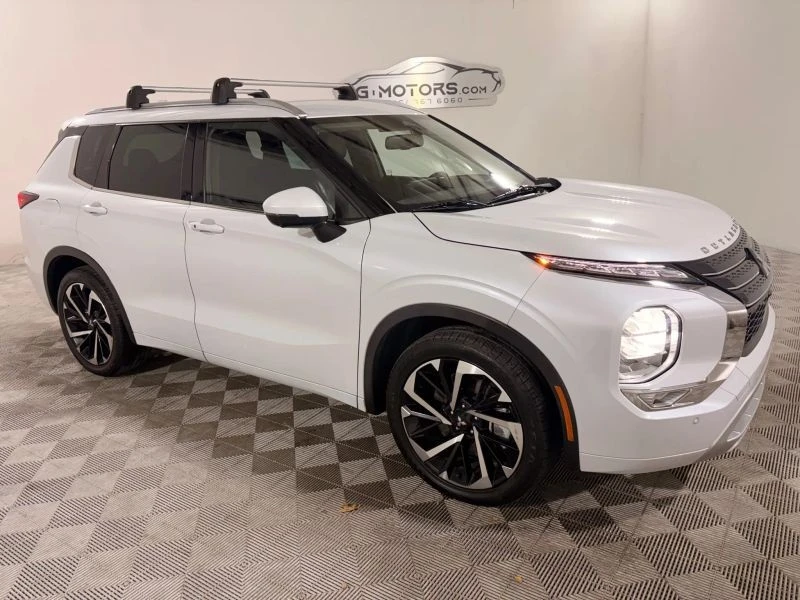 2022 Mitsubishi Outlander - Image 9 of 12