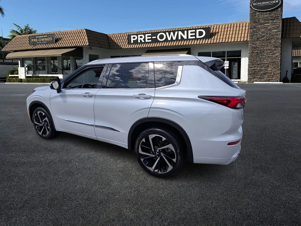 2022 Mitsubishi Outlander - Image 5 of 21