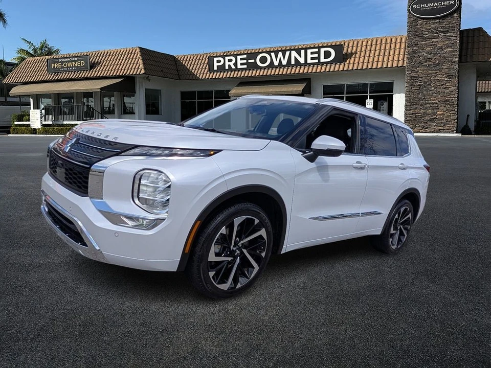 2022 Mitsubishi Outlander - Image 3 of 21