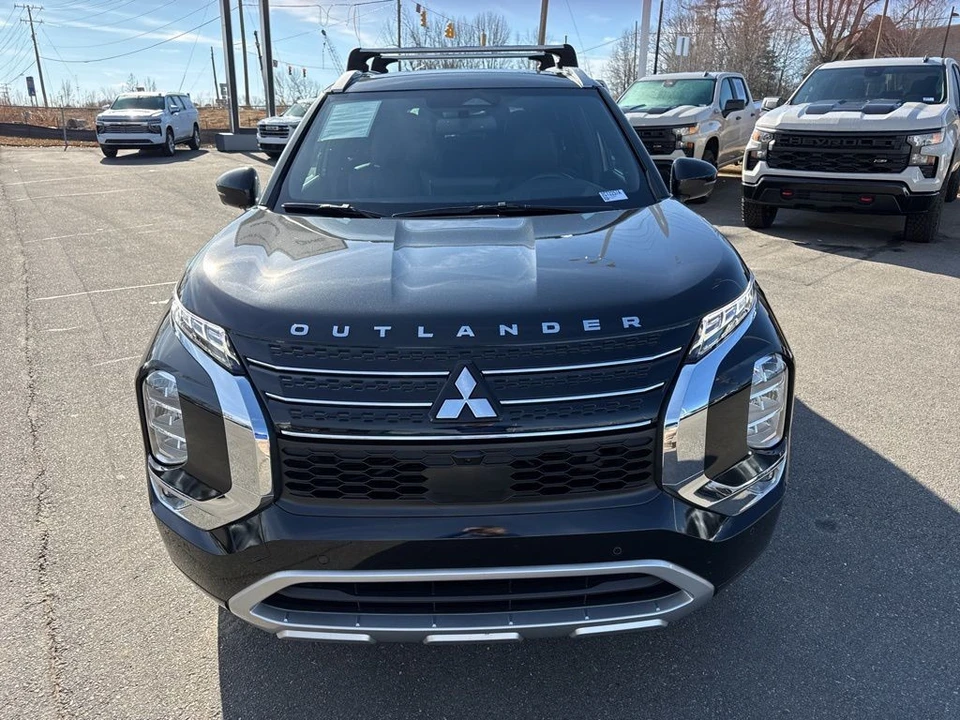 2022 Mitsubishi Outlander - Image 8 of 12
