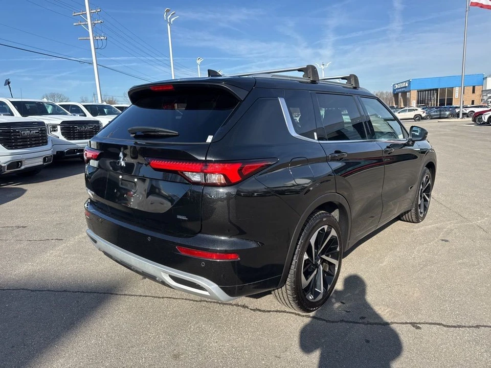2022 Mitsubishi Outlander - Image 5 of 12