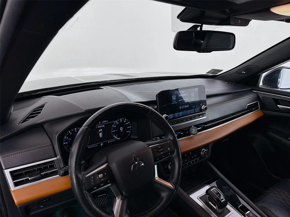 2022 Mitsubishi Outlander - Image 6 of 14
