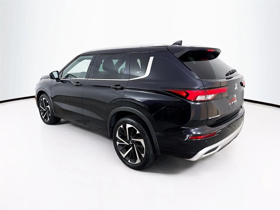 2022 Mitsubishi Outlander - Image 5 of 14