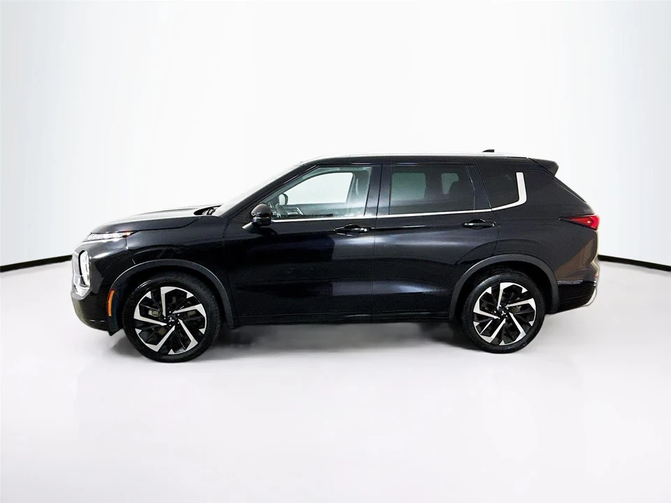 2022 Mitsubishi Outlander - Image 4 of 14