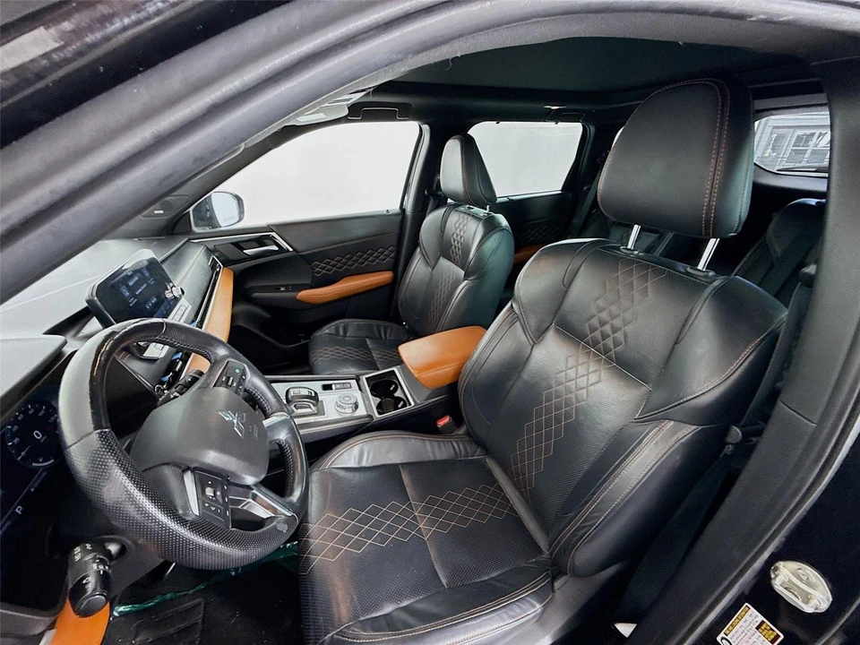 2022 Mitsubishi Outlander - Image 12 of 14