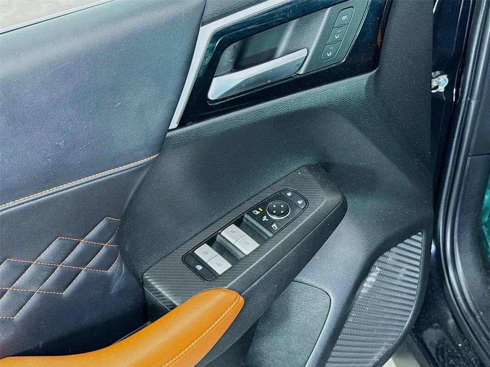 2022 Mitsubishi Outlander - Image 10 of 14
