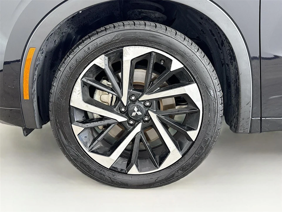 2022 Mitsubishi Outlander - Image 13 of 14