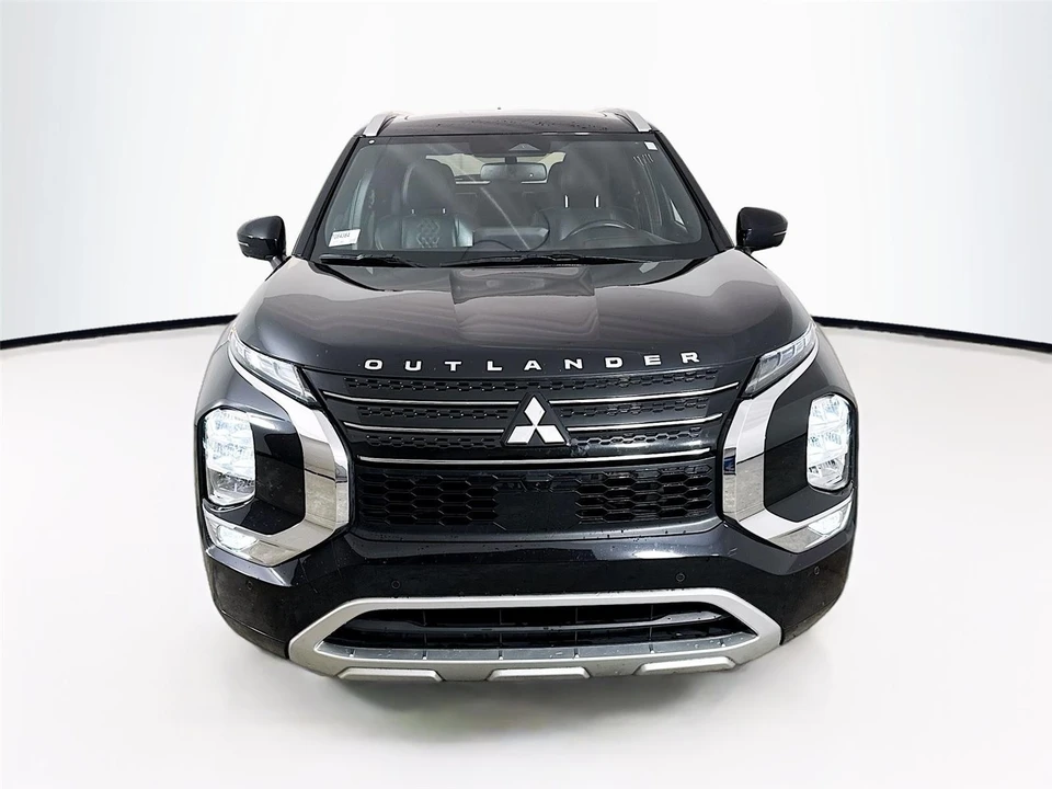 2022 Mitsubishi Outlander - Image 2 of 14