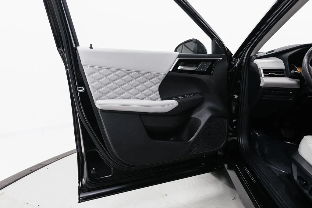 2022 Mitsubishi Outlander - Image 5 of 12