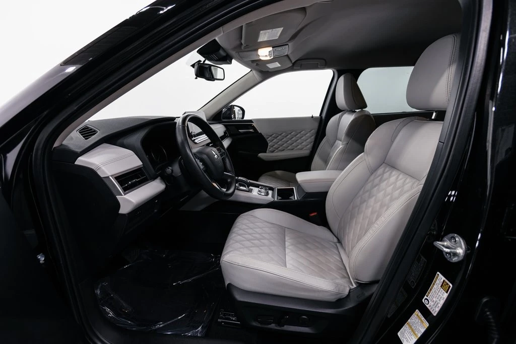 2022 Mitsubishi Outlander - Image 7 of 12