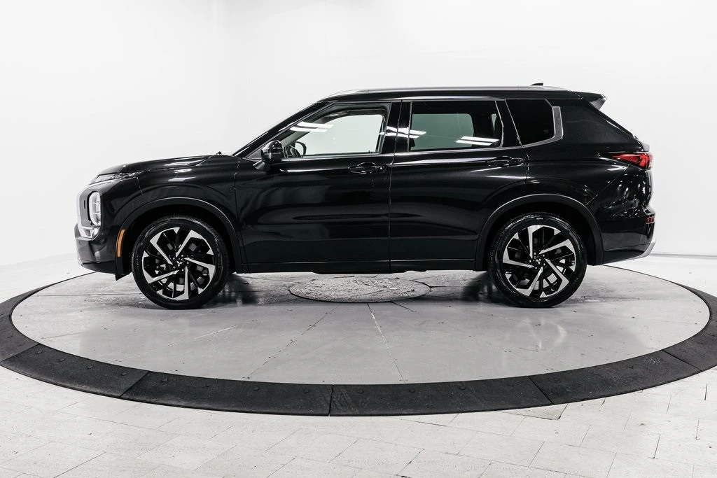 2022 Mitsubishi Outlander - Image 4 of 12