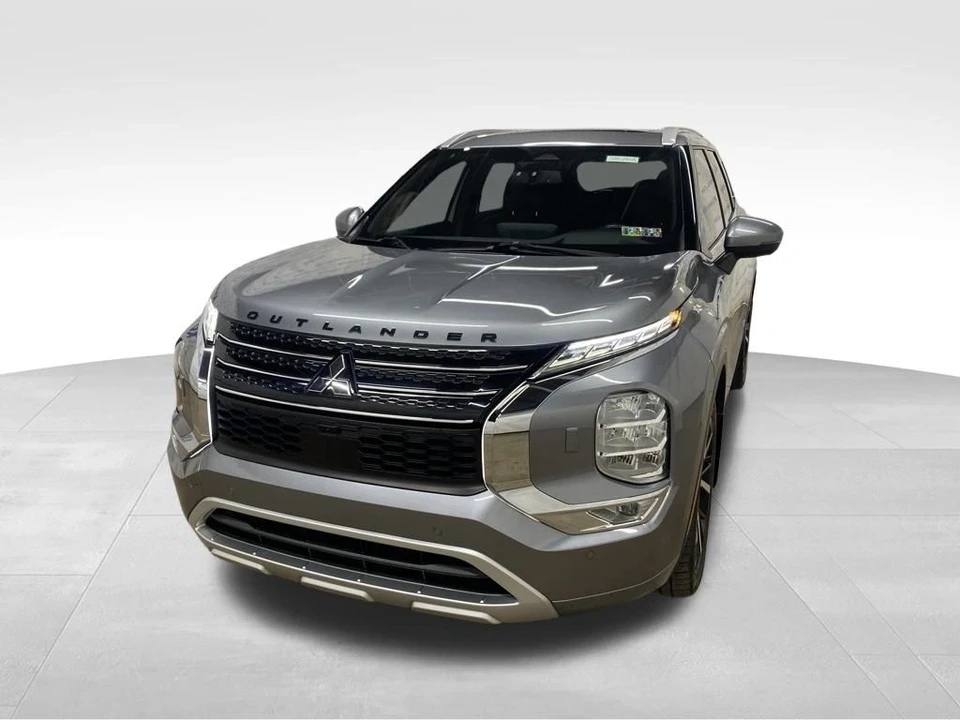 2022 Mitsubishi Outlander - Image 2 of 12