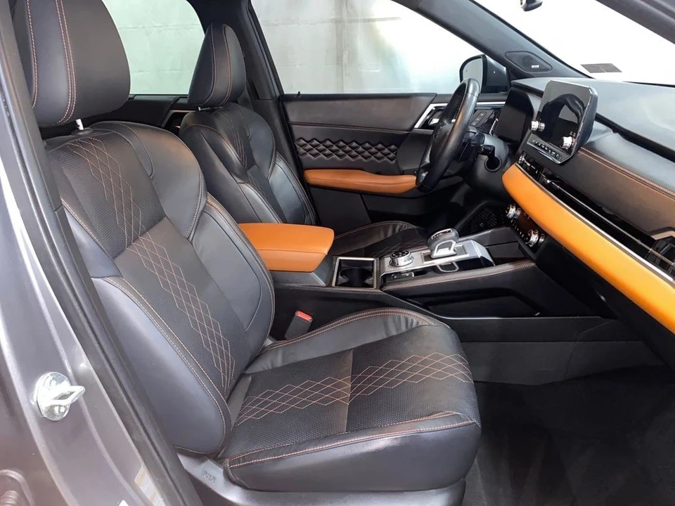 2022 Mitsubishi Outlander - Image 12 of 12