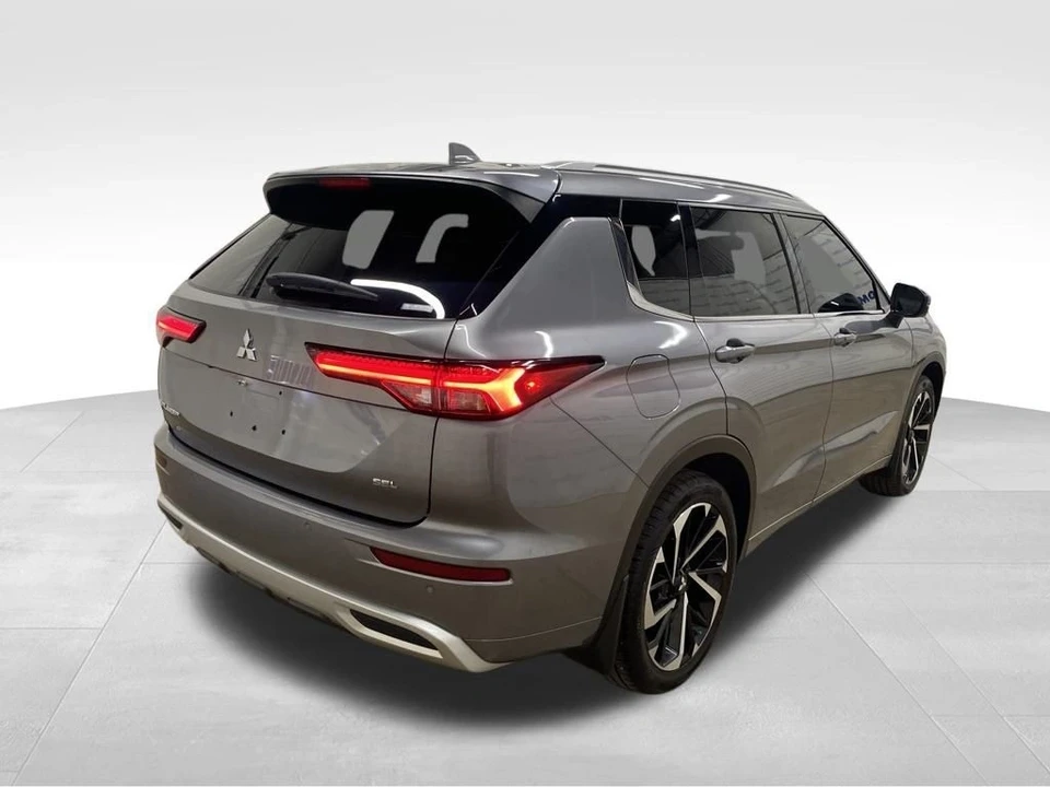 2022 Mitsubishi Outlander - Image 4 of 12