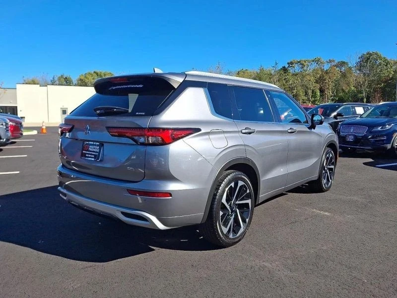 2022 Mitsubishi Outlander - Image 6 of 12