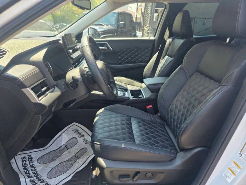 2022 Mitsubishi Outlander - Image 8 of 12