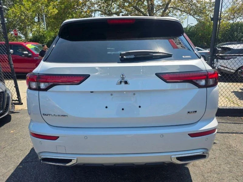 2022 Mitsubishi Outlander - Image 6 of 12
