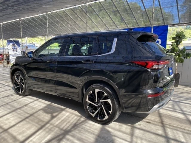 2022 Mitsubishi Outlander - Image 16 of 21