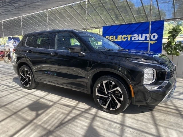 2022 Mitsubishi Outlander - Image 2 of 21