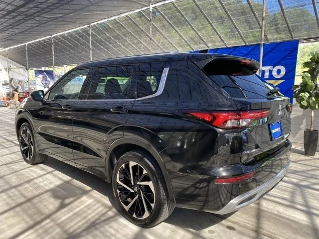 2022 Mitsubishi Outlander - Image 17 of 21