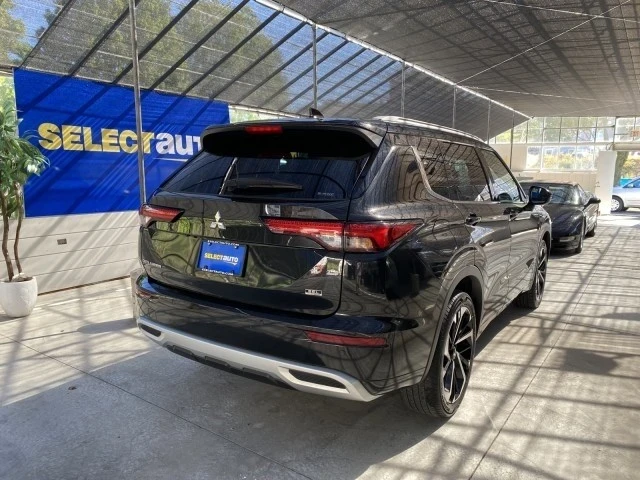 2022 Mitsubishi Outlander - Image 9 of 21