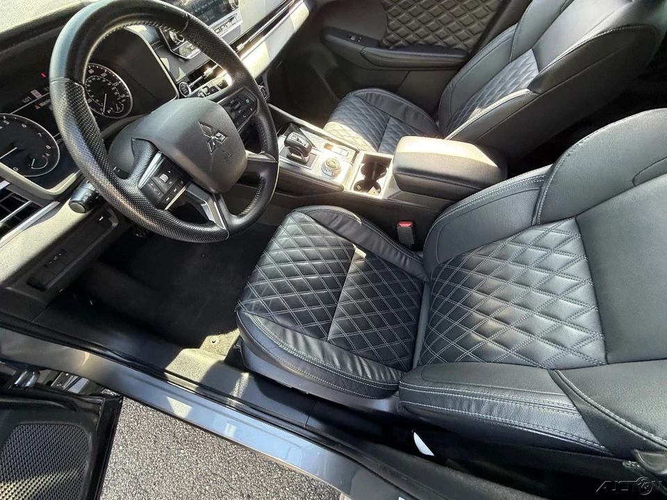 2022 Mitsubishi Outlander - Image 11 of 12