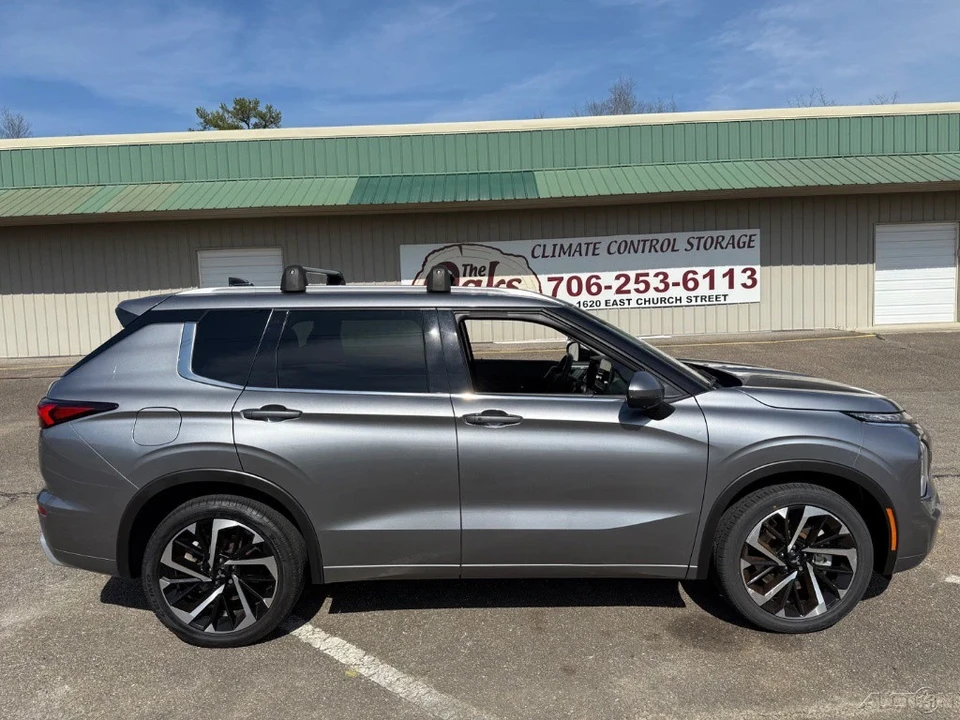 2022 Mitsubishi Outlander - Image 8 of 12